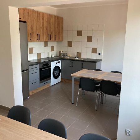 Hostel Przy Stadionie Явожно Екстериор снимка