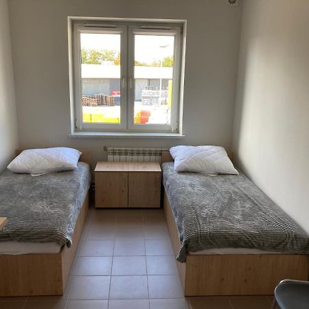 Hostel Przy Stadionie Явожно Екстериор снимка