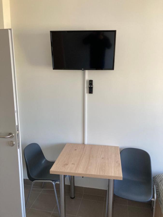 Hostel Przy Stadionie Явожно Екстериор снимка