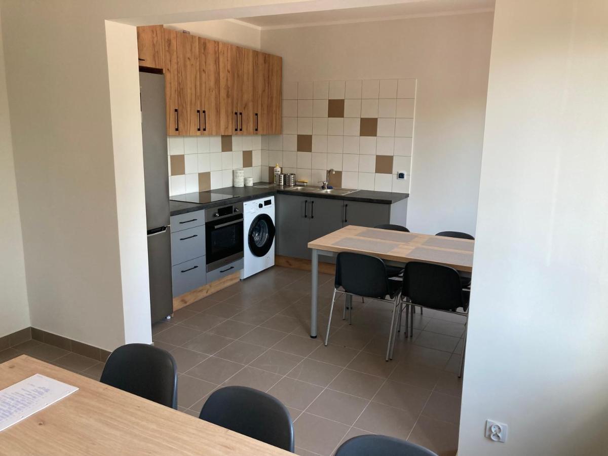 Hostel Przy Stadionie Явожно Екстериор снимка