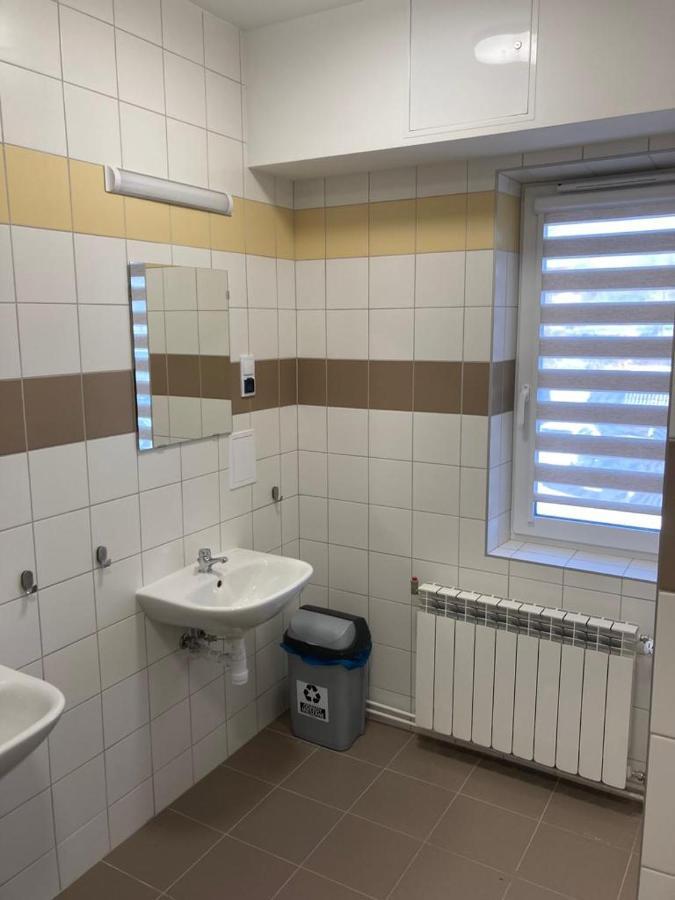 Hostel Przy Stadionie Явожно Екстериор снимка