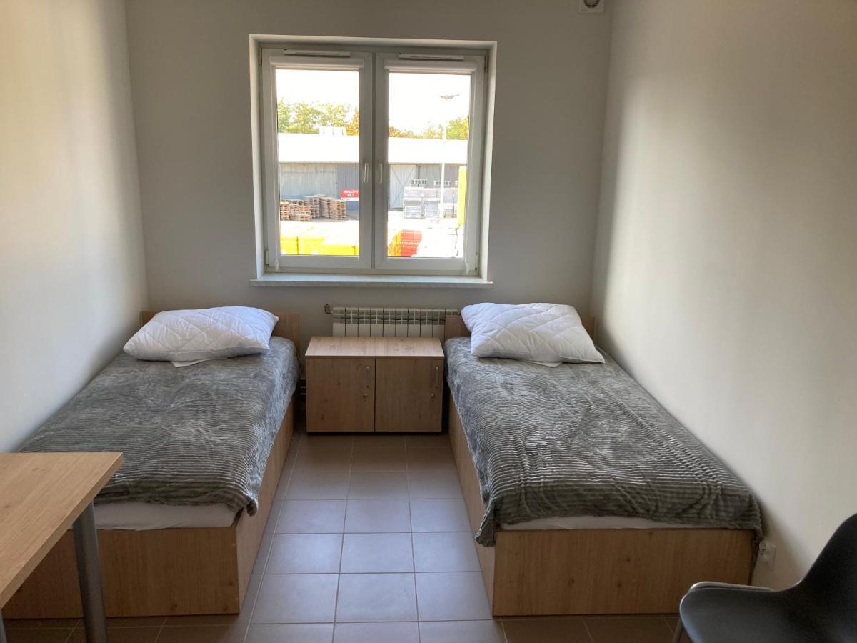 Hostel Przy Stadionie Явожно Екстериор снимка