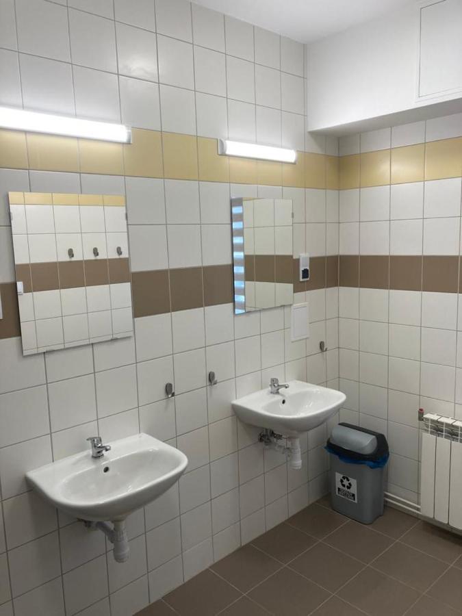 Hostel Przy Stadionie Явожно Екстериор снимка